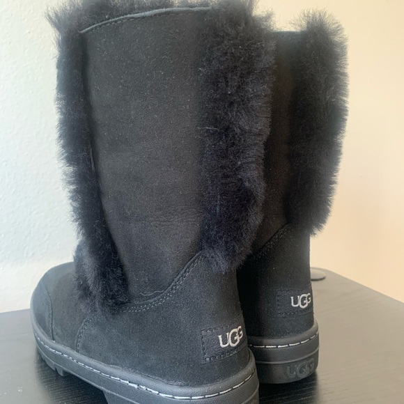 𝅺ugg WOMENS SUNDANCE SHORT II REVIVAL SIZE 6 NEW WITHOUT‎ BOX - Picture 2 of 8